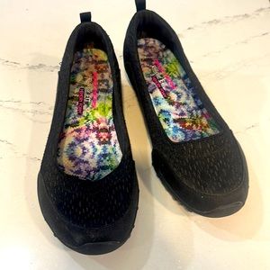 Sketchers memory foam, relaxed fit